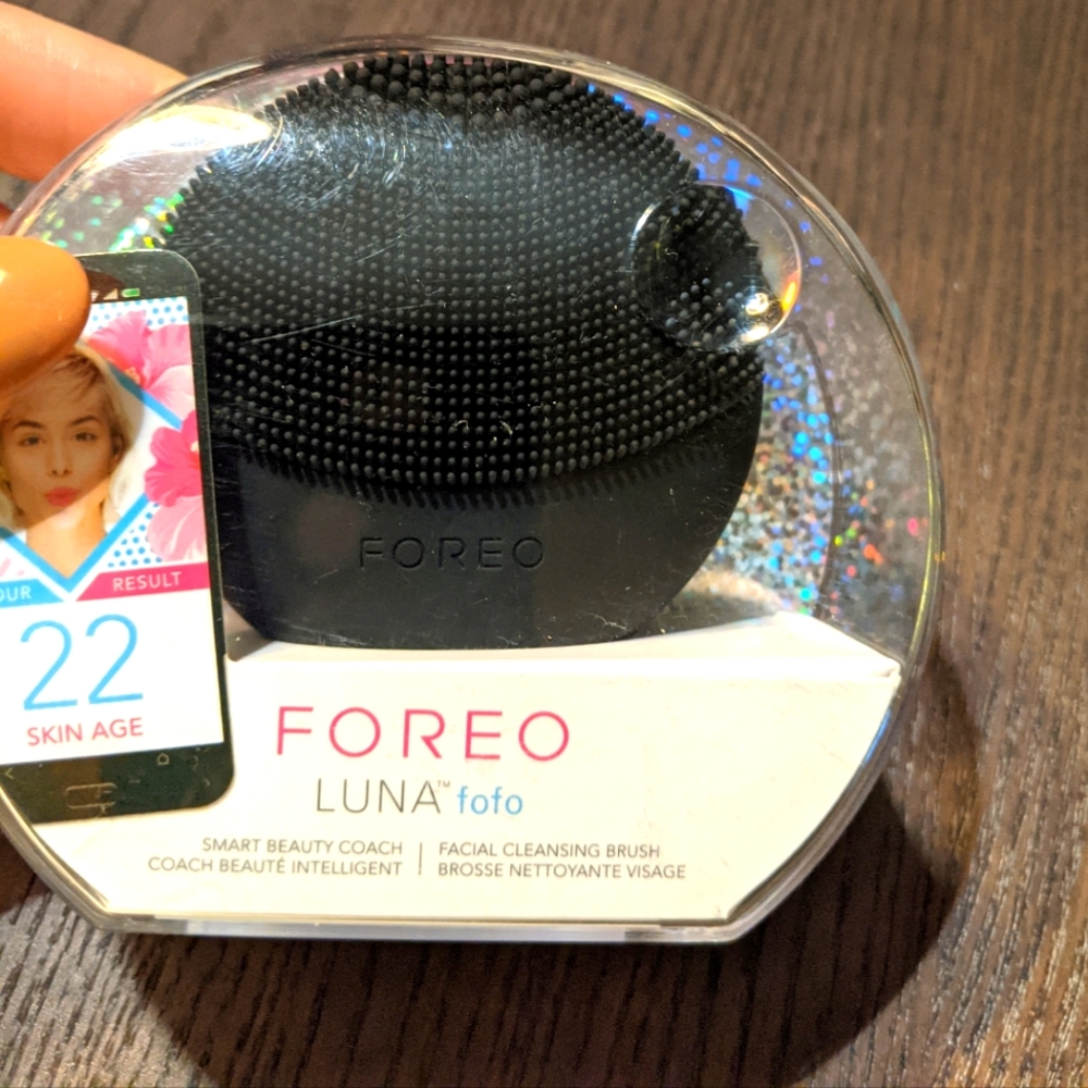 FOREO Luna Facial Cleansing Brush